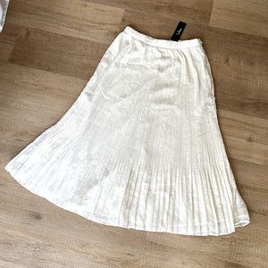 Lulu’s You’re on my mind Midi Skirt Cream NWT size Small